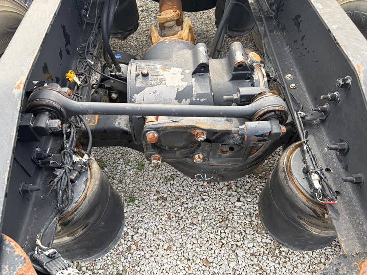 2014-mack-pinnacle-chu613-image-13