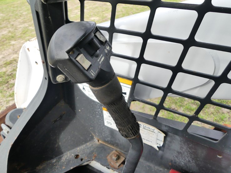 2014-bobcat-t650-image-13