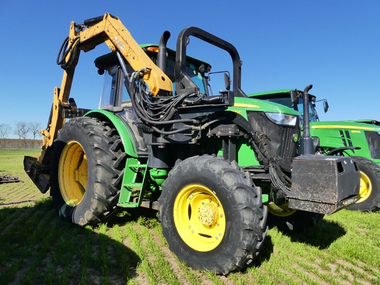 2015-john-deere-6105e-image-1