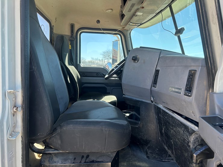 2020-mack-gr64ft-daycab-image-8