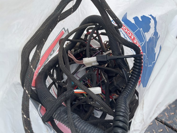 #1307-•-western-ultramount-plow-mount-and-wiring-image-18