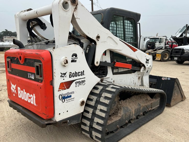 2019-bobcat-t740-image-4