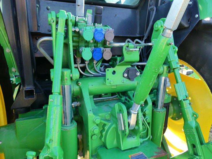 john-deere-6120e-image-6