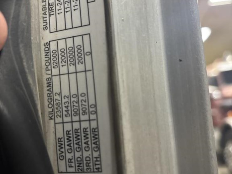 2006-peterbilt-379-image-71