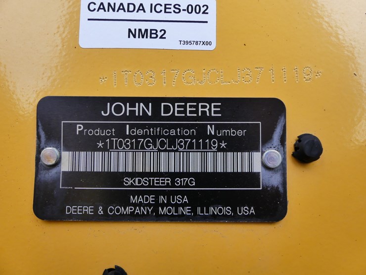 2020-deere-317g-image-19