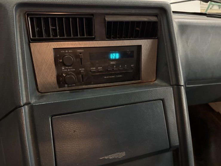 #2225-•-1996-chevrolet-box-truck-image-26