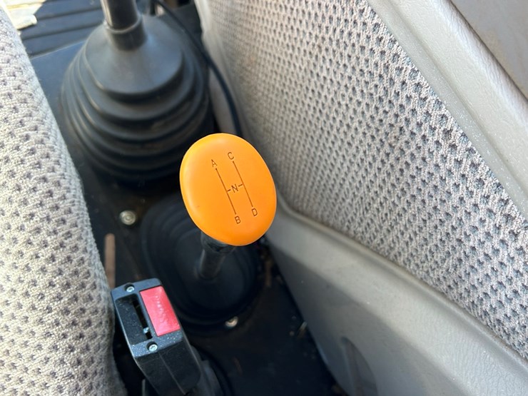 john-deere-6105e-image-40