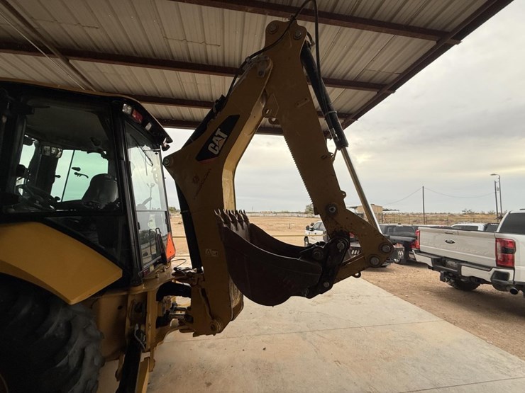 2018-caterpillar-420f2-image-8