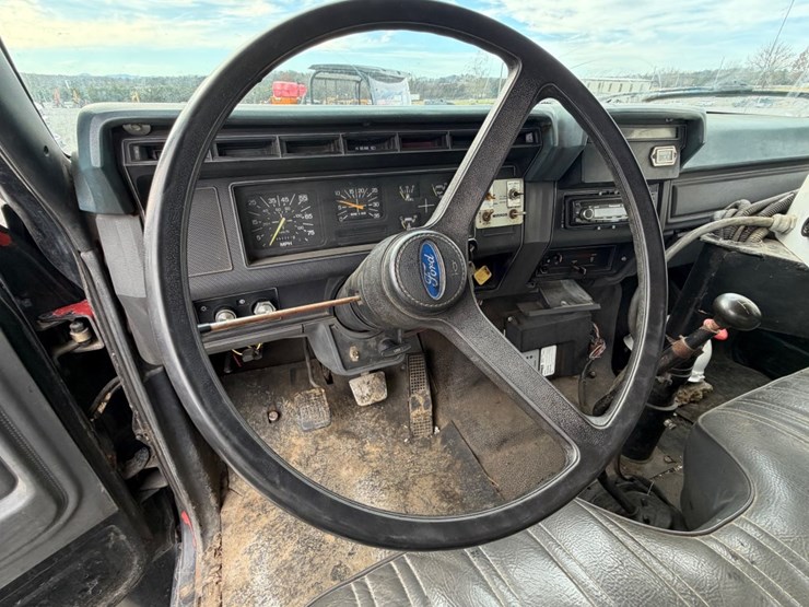 1994-ford-f700-image-9