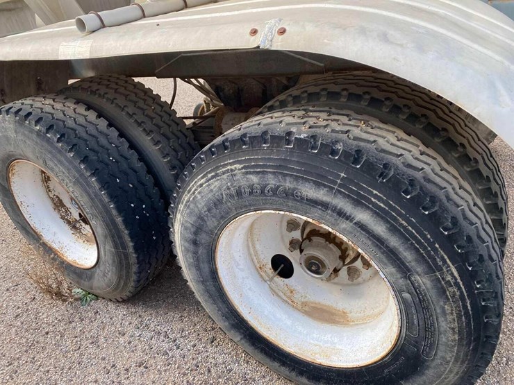 1990-trailmaster-crude-trailer-image-8