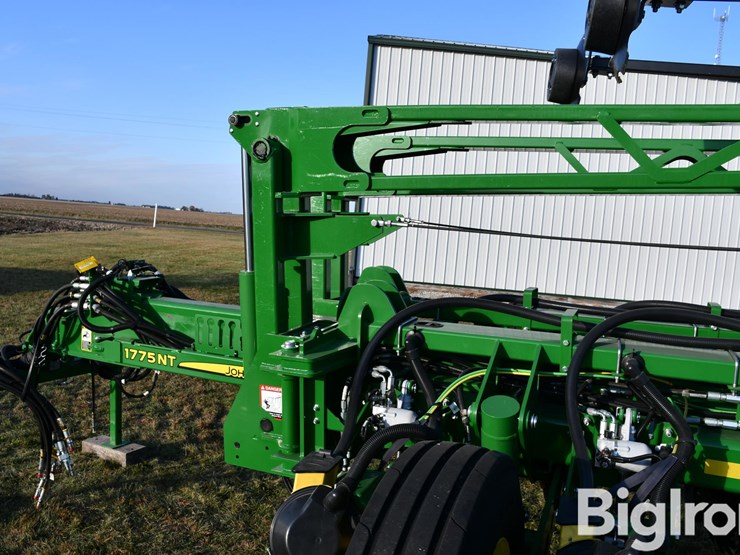 2020-john-deere-1775nt-image-15