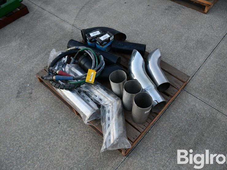 pallet-of-truck-tractor-parts-image-1