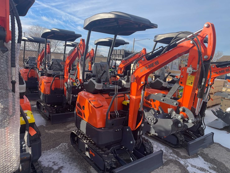 #2000-•-2025-unused-me18-mini-excavator-(o9)-image-2