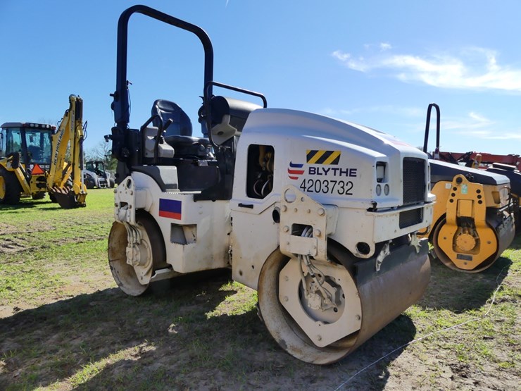 2014-caterpillar-cb24b-image-2