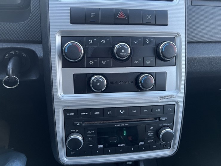 2009-dodge-journey-sxt-image-32