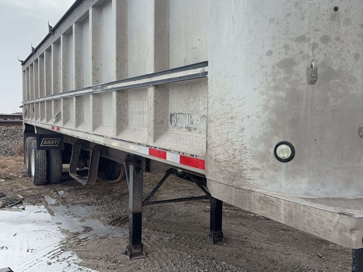 1997-mac-34ft-dump-trailer,-tires-are-80%,-new-hoist-2-years-ago,-new-liner-2-years-ago,-automatic-roll-tarp,-new-jacks,-just-downsizing,-nice-trailer-image-3