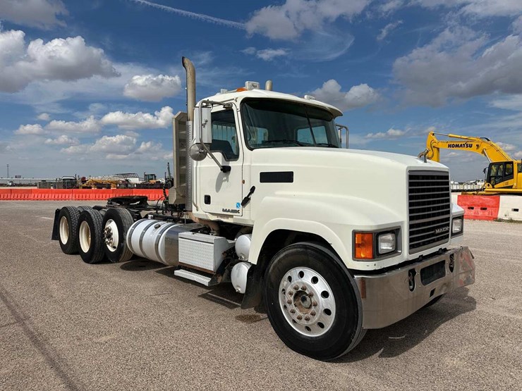 2011-mack-chu-(pinnacle)-image-2