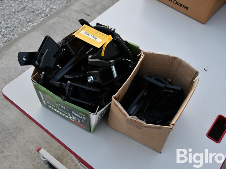 display-mounting-brackets-image-7