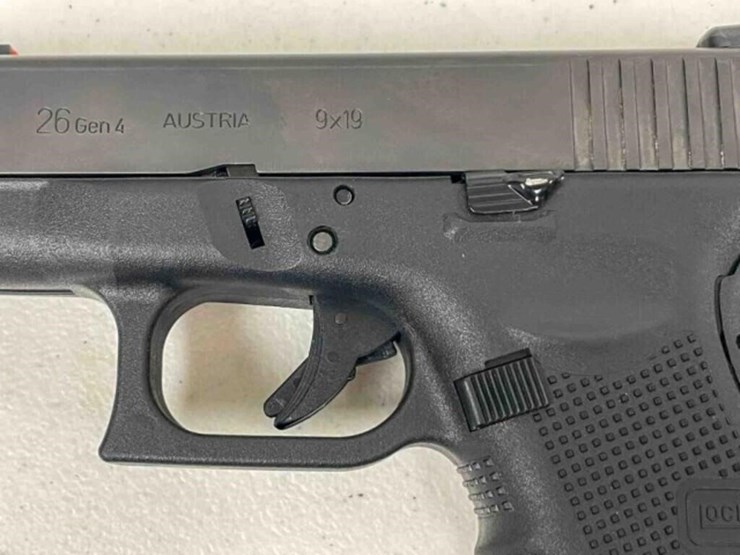 glock-pistol-image-11