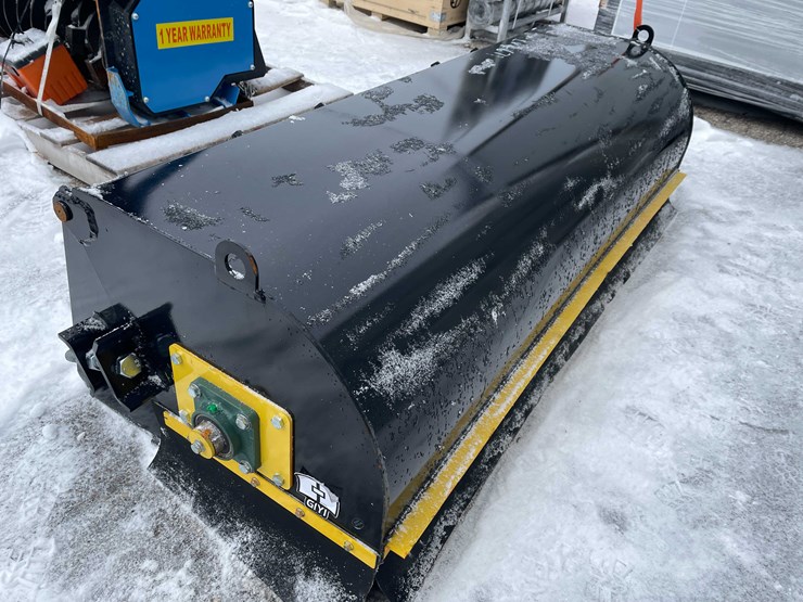 #4065-•-unused-72"-skid-steer-bucket-broom-(o11)-image-3