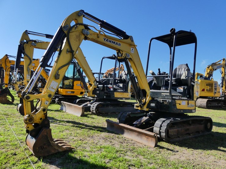 2016-yanmar-vio25-image-1