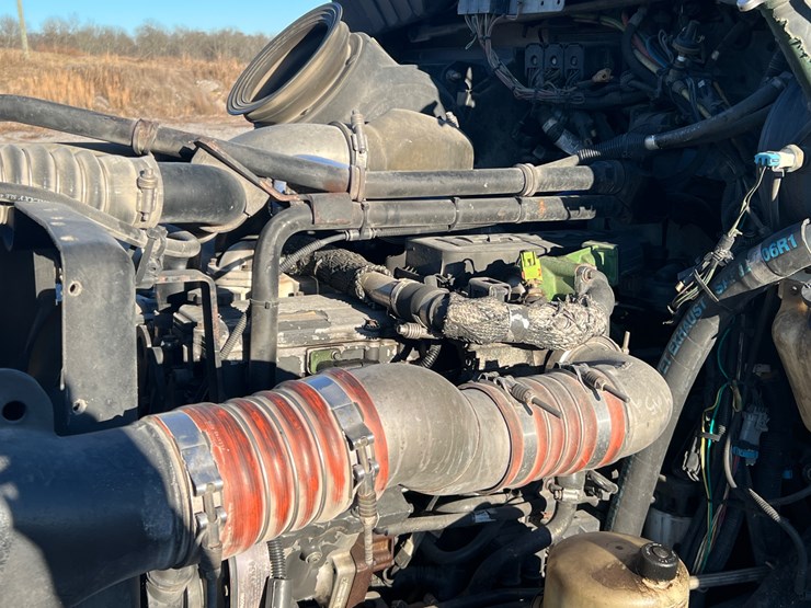 2008-kenworth-t300-image-31