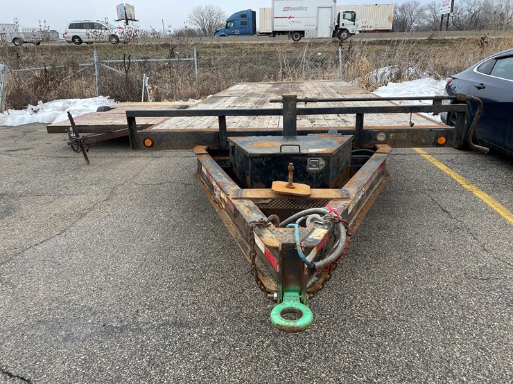 #1994-•-2017-trailer-(no-title)-(of)-image-2