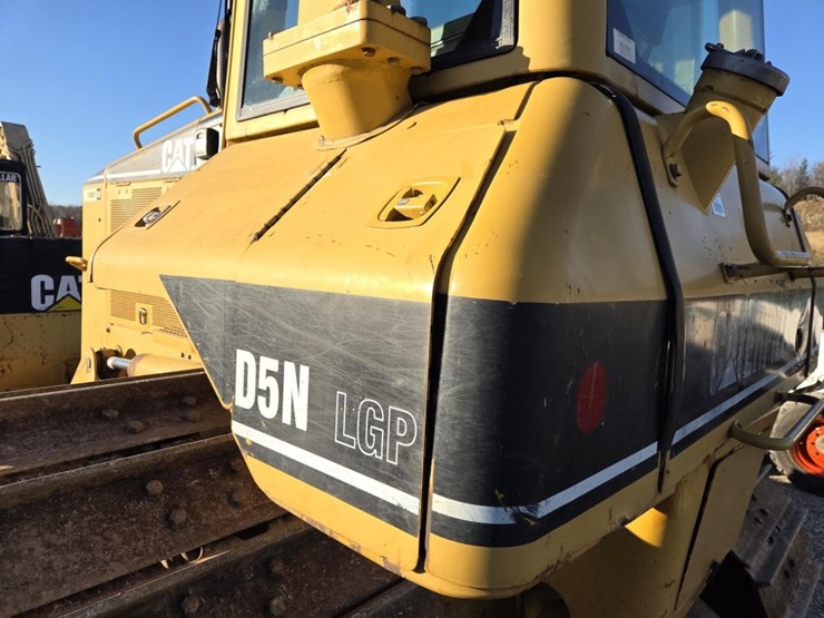 2007-caterpillar-d5n-lgp-image-31