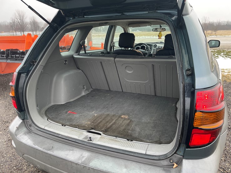 #1026-•-2006-pontiac-vibe-hatchback-(has-wi-title)-image-18