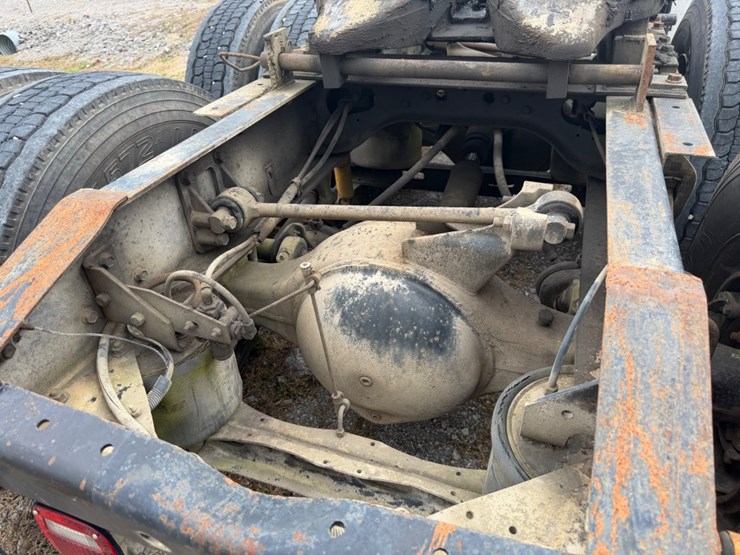 1995-international-8200-image-21