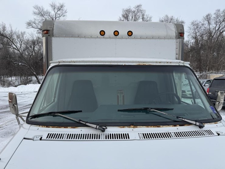 #2225-•-1996-chevrolet-box-truck-image-12