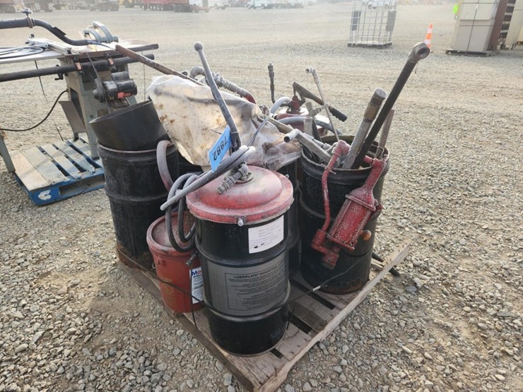 #6028-•-(8)-grease-pumps-image-3