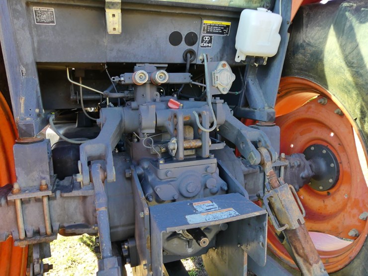 2009-kubota-m108s-image-6