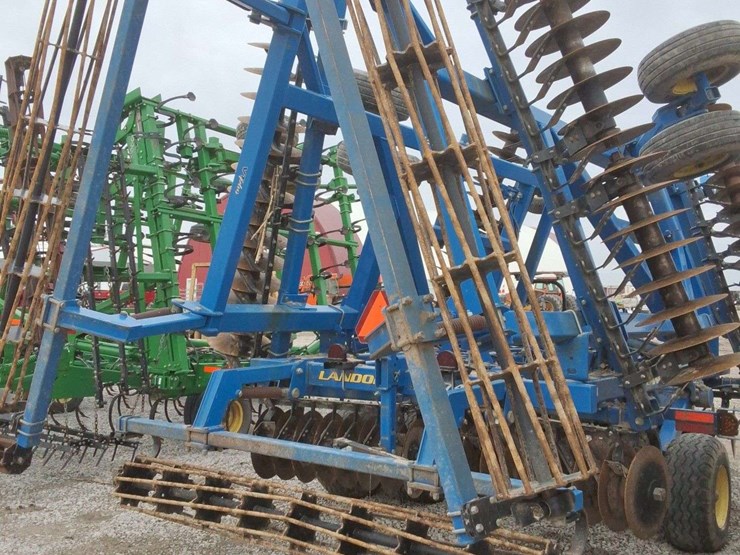 land-7431-29ft-disc,-vertical-tillage,-with-rear-basket,-walking-tandems,-19''-front-blades,-nice-image-7