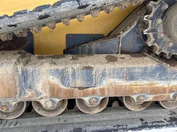 2019-deere-331g-image-68