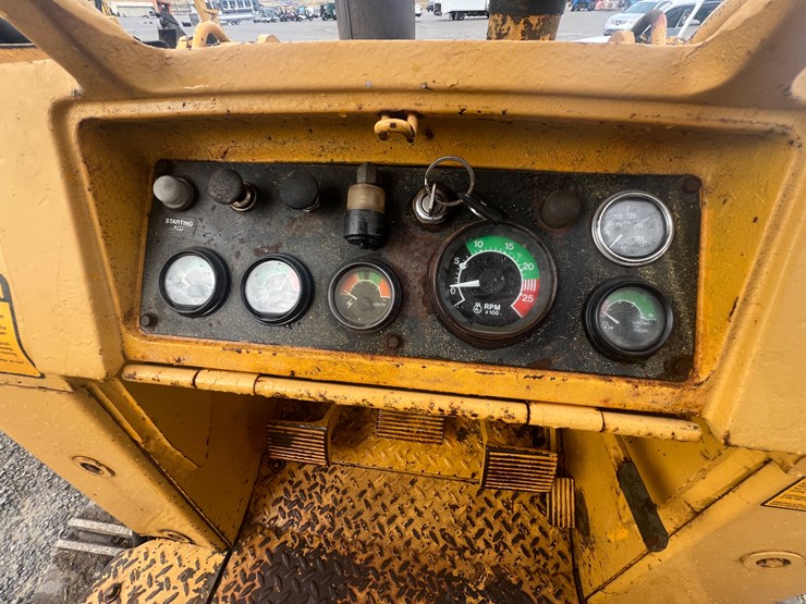 deere-555a-image-27