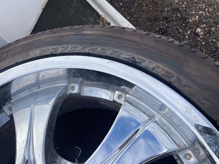 #1449-•-(4)-aluminum-6-bolt-rims-with-tires-image-3