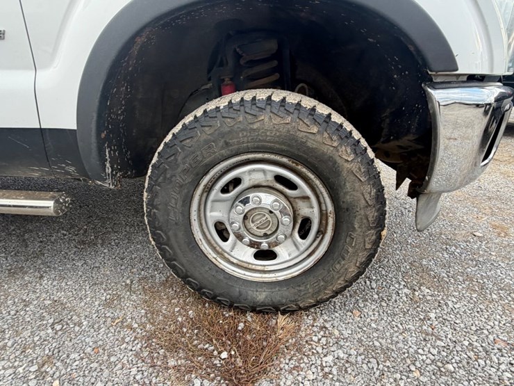 2011-ford-f250-xl-image-10