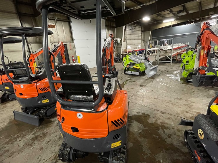 #4033-•-2025-unused-me18-mini-excavator-(o9)-image-4