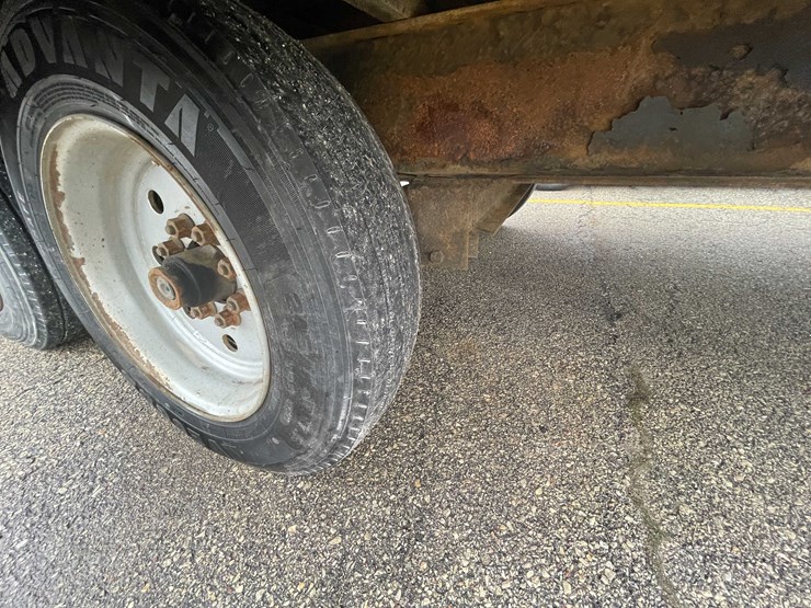 #1994-•-2017-trailer-(no-title)-(of)-image-15