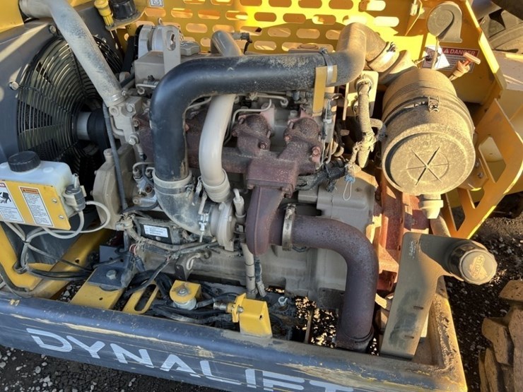 2004-gehl-dl10h44-image-15