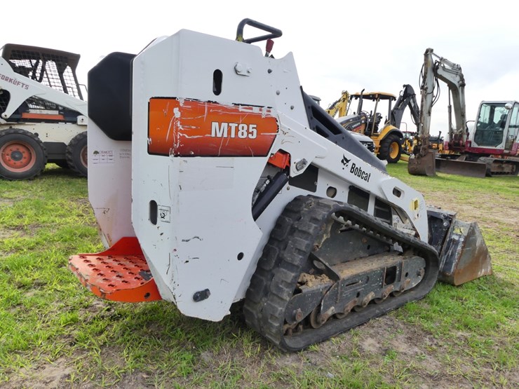 2019-bobcat-mt85-image-3