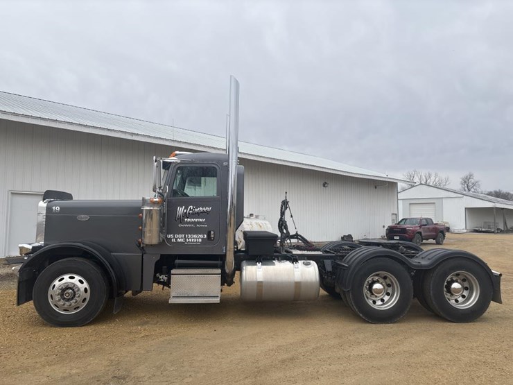 2006-peterbilt-379-image-2