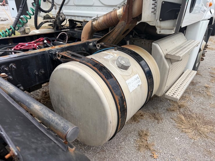 #30502-•-2018-freightliner-cascadia-tandem-axle-truck-tract-image-19