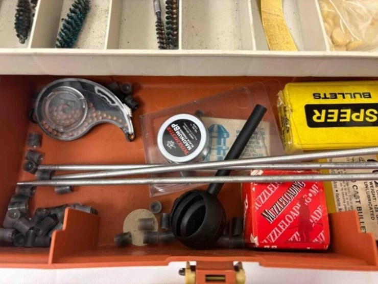 assort.-of-bullets---gun-parts-etc.-image-3