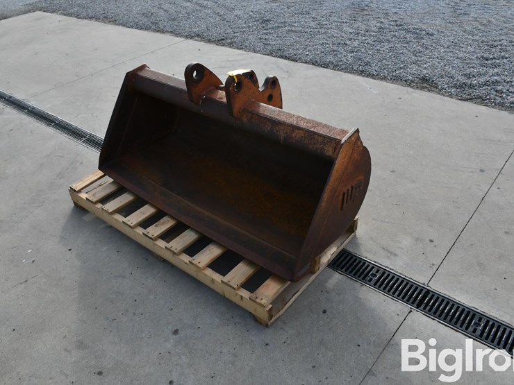 werk-brau-60"-bucket-image-1