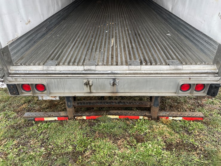 2017-utility-3000r-reefer-image-10