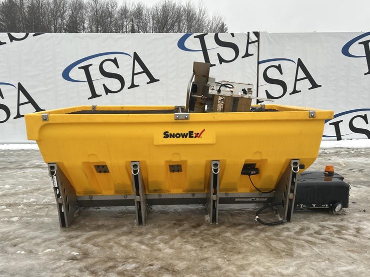 #5004-•-snowex-tailgate-hopper-salt/sand-spreader-image-2