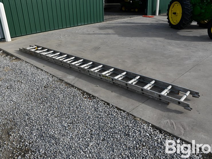 werner-d-1232-2-32'-ladder-image-3