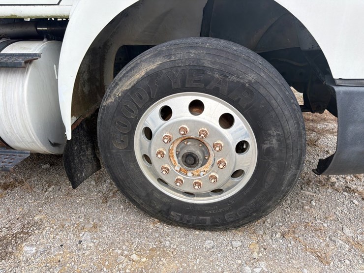 1995-international-8200-image-13